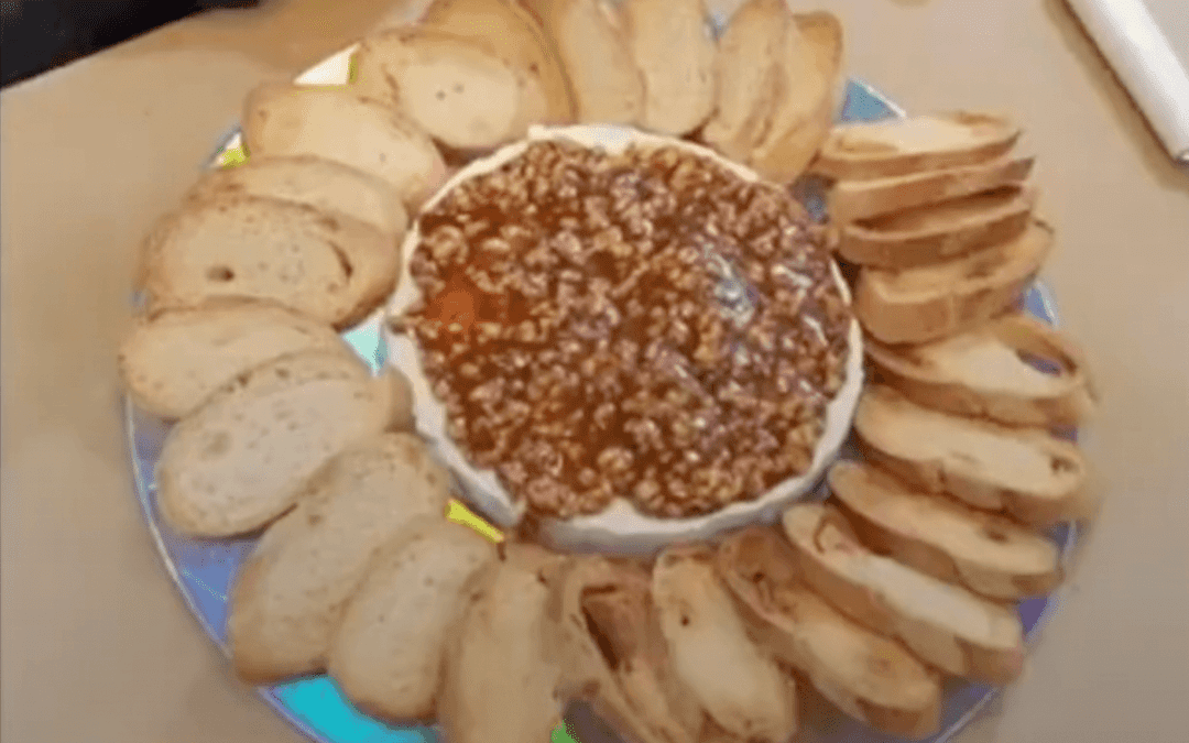 Brie Cheese With Sugar-Free Caramel-Walnut Topping